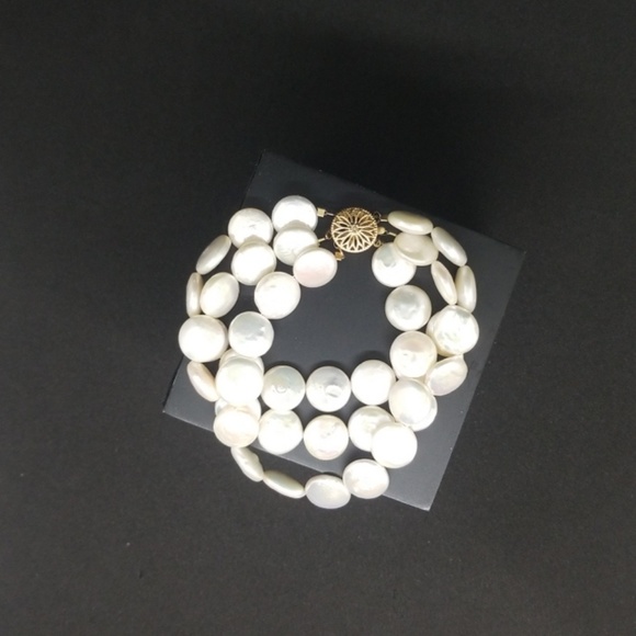 Jewelry - Mother of pearl bracelet